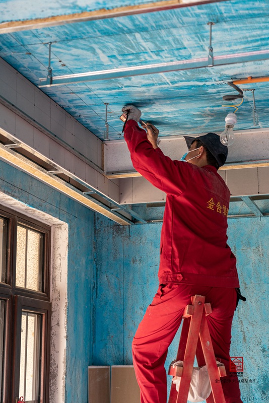 西山林語別墅裝修木工瓦工施工現場